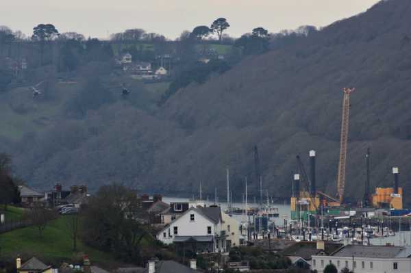 06 January 2021 - 15-01-44
And finally heading for Dittisham.
-------------------------
Royal Navy Merlin helicopters ZJ118 & ZJ132